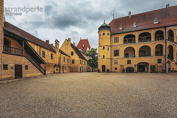 Blick auf die Burg Trausnitz in Landshut  Deutschland  Europa