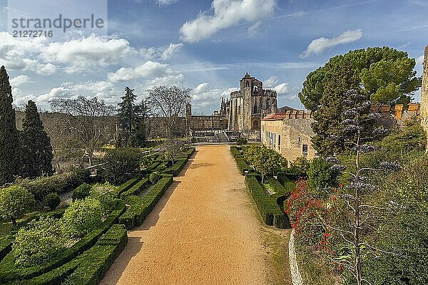 Schöne Aussicht auf das Kloster Convento de Cristo in Tomar  Portugal  Europa