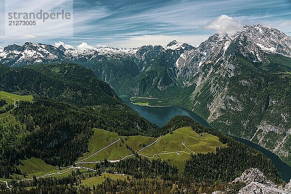 Blick auf den Königssee in Bayern  Deutschland  Europa