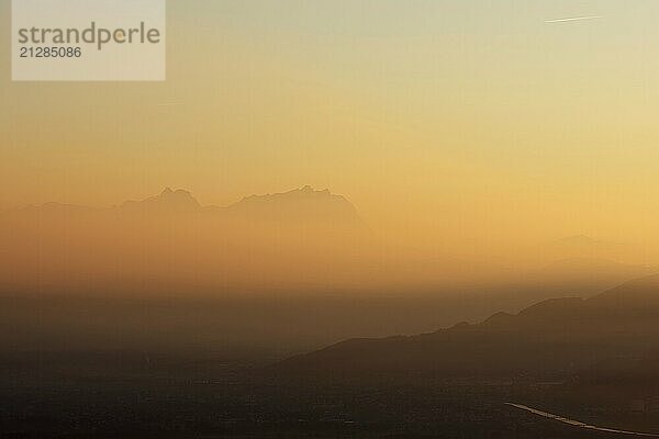 Alpstein und Rheintal im Abendrot  Ausblick vom Pfänder