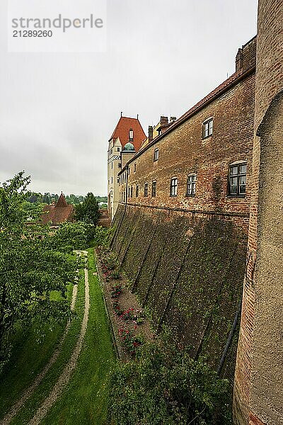 Blick auf die Burg Trausnitz in Landshut  Deutschland  Europa