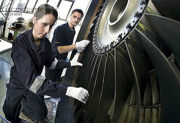 Trainees in the training workshop of Trainico  training as aircraft mechanics on a jet engine  Wildau  02.05.2008.  Wildau  Brandenburg  Germany  Europe