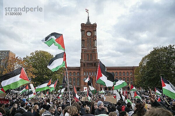 04.11.2023  Berlin  Germany  Europe  Over 8000 participants show their solidarity and take part in a demonstration for Palestine and against Israel under the title:  Europe