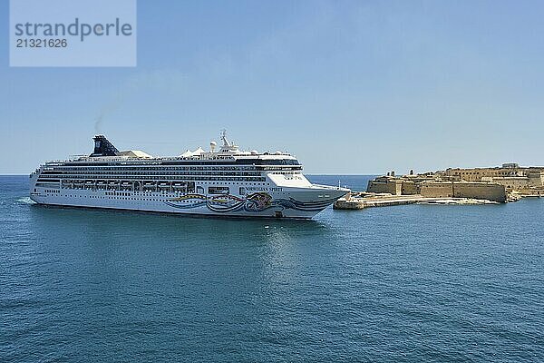 Norwegian Spirit cruise ship at Ricasoli East Breakwater  Valletta  Malta  Europe