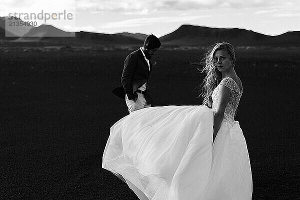 Wedding couple in the mountains of Iceland