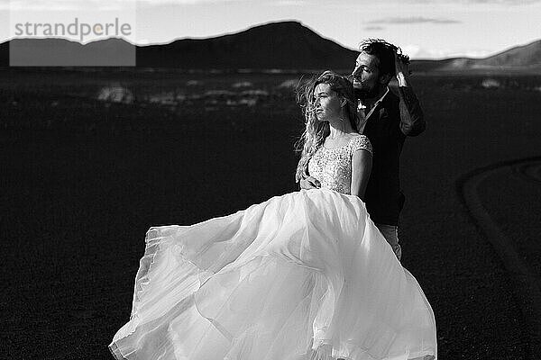 Wedding couple in the mountains of Iceland