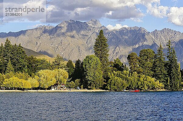 Queenstown Gardens and the beautiful mountains near Queenstown on the South Island of New Zealand