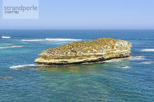 The sedimentary Lone Island looks like an ocean liner  Bay of Islands Coastal Park  Victoria  Australia  Oceania