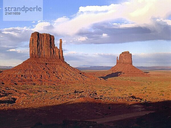 View of the Mittens in Monument Valley  Arizona