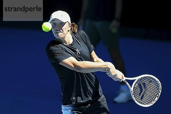 MELBOURNE  AUSTRALIA  JANUARY 11: Iga Swiatek of Poland completes a training session with Maria Sakkari of Greece ahead of the 2024 Australian Open at Melbourne Park on January 11  2024 in Melbourne  Australia  Oceania