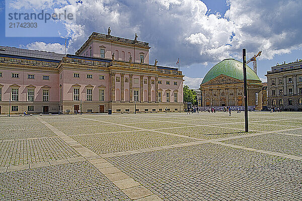 Mitte  Staatsoper Unter den Linden    Kirche  Stankt-Hedwigs-Kathedrale