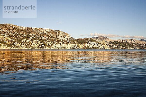 Rocky coast in the evening light  Makarska Riviera  near Dubrovnik  Dalmatia  Croatia  Europe