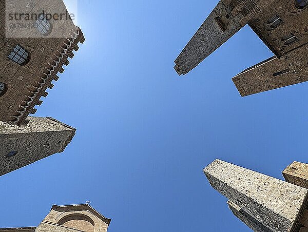 Wide angle sky view at the Piazza del Duomo in San Gimignano  Italy  Europe