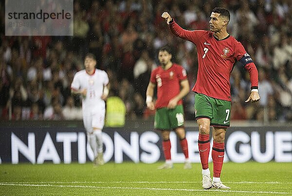 Football match  captain Cristiano RONALDO CR7 Portugal points angrily with his left arm and thumbs down  looking to the left  Estadio do Dragao  Porto  Portugal  Europe