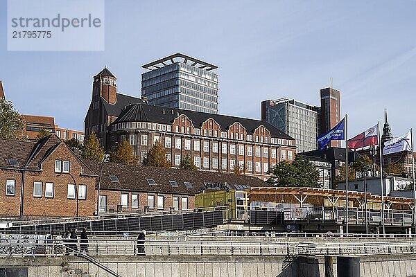 Building at the Landungsbrücken  St. Pauli  Hamburg  Germany  Europe