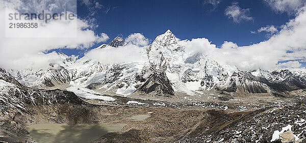 View of Mount Everest and Nuptse from Kala Patthar  Khumbu region  Himalaya Mountains  Nepal.